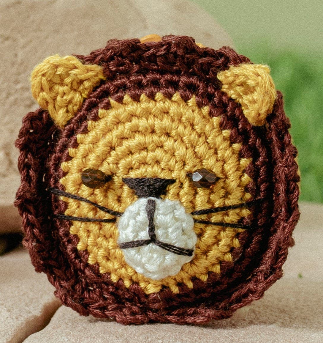 Lion crochet pouch kit